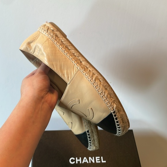 USED-CHANEL LAMBSKIN CC ESPADRILLES - Picture 8 of 10